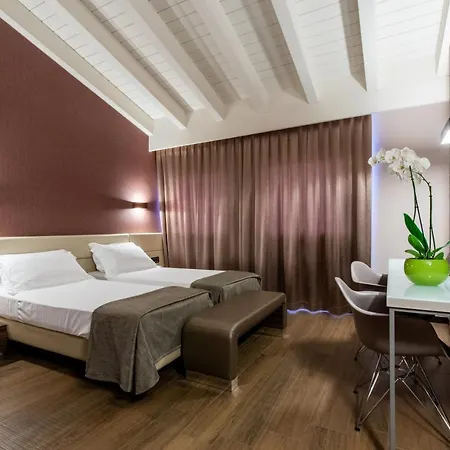 מלון Viola Mhotel 4*