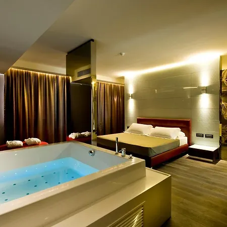 Viola Mhotel 4* גרומלו דל מונטה