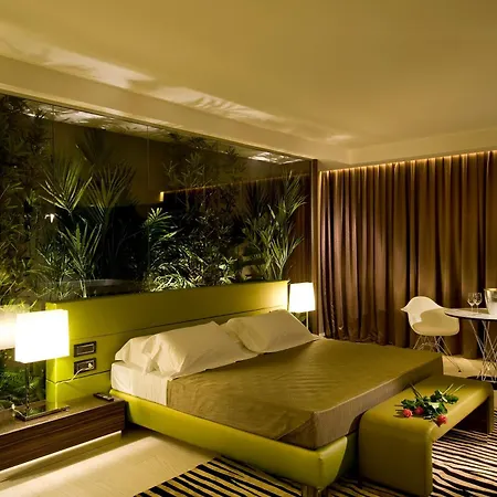 Viola Mhotel גרומלו דל מונטה