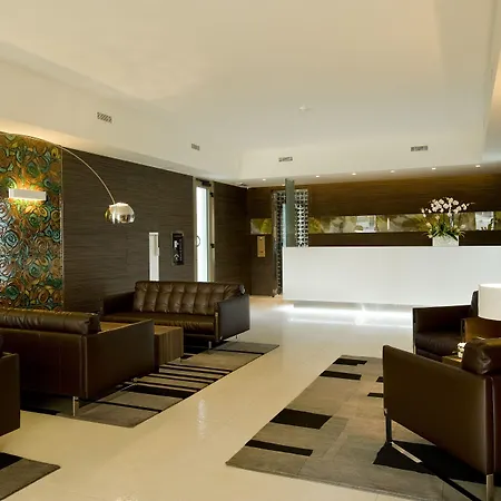 מלון Viola Mhotel 4*