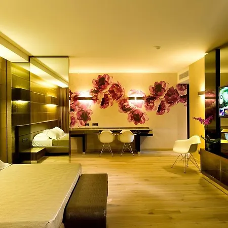 Viola Mhotel גרומלו דל מונטה