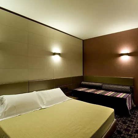 Viola Mhotel מלון גרומלו דל מונטה