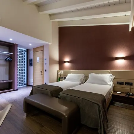 Viola Mhotel