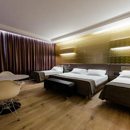 Viola Mhotel