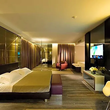 Viola Mhotel ホテル 4*