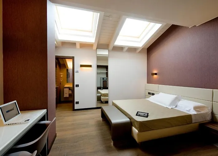 Viola Mhotel